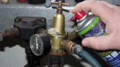 Beko TecLine Lecksuchspray, 400ml -Bauchemikalien Geschäft Lecksuchspray 01