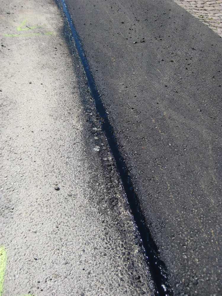 BORNIT Heißvergussmasse TL 4 BORNIT Heißvergussmasse TL – Bild 2